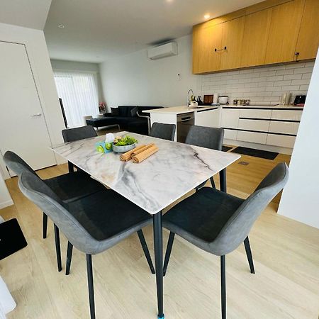 Central Modern 3-Bedroom,3- Bathroom House With Patio And Carpark- Lower Hutt City Centre Exterior foto