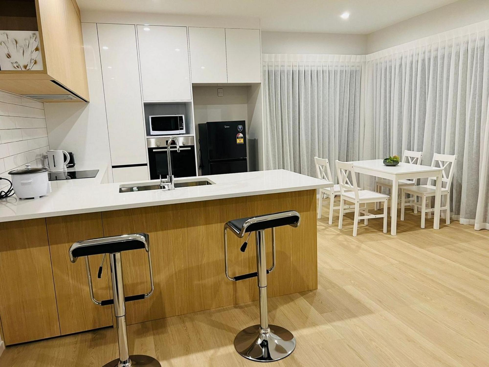 Central Modern 3-Bedroom,3- Bathroom House With Patio And Carpark- Lower Hutt City Centre Exterior foto