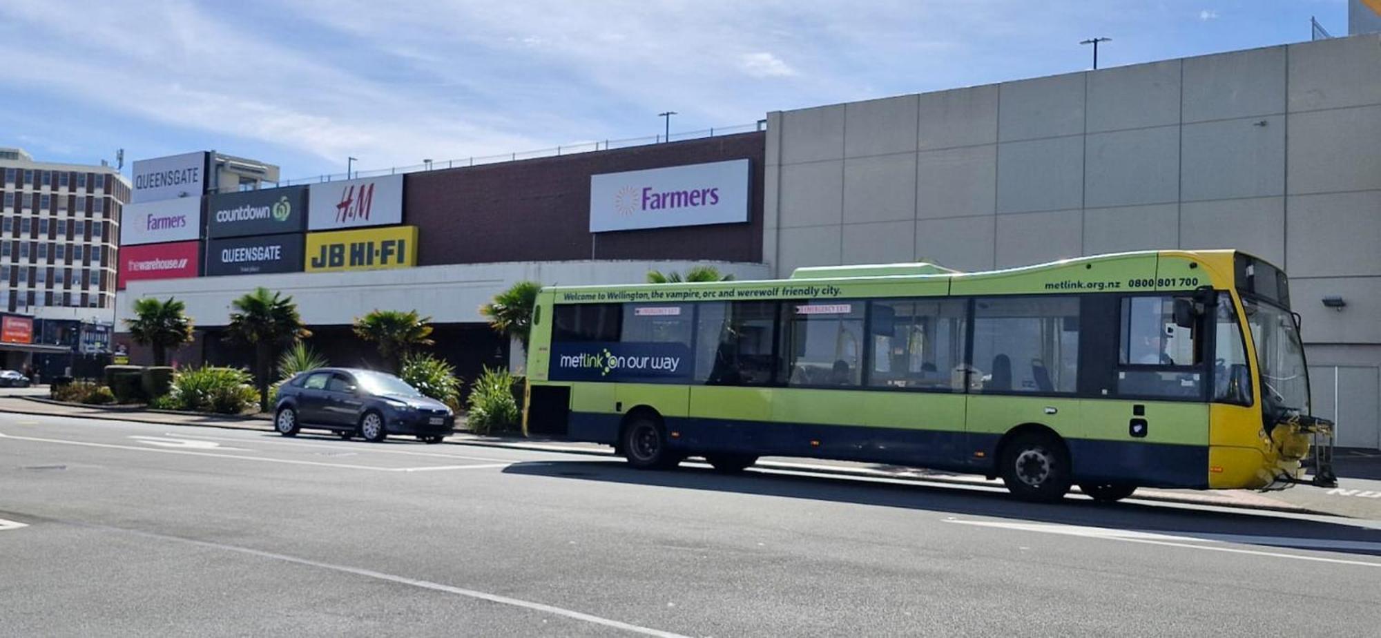 Central Modern 3-Bedroom,3- Bathroom House With Patio And Carpark- Lower Hutt City Centre Exterior foto