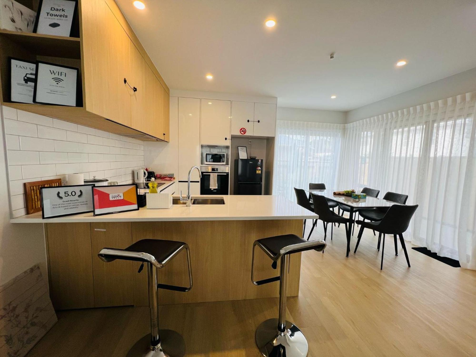 Central Modern 3-Bedroom,3- Bathroom House With Patio And Carpark- Lower Hutt City Centre Exterior foto