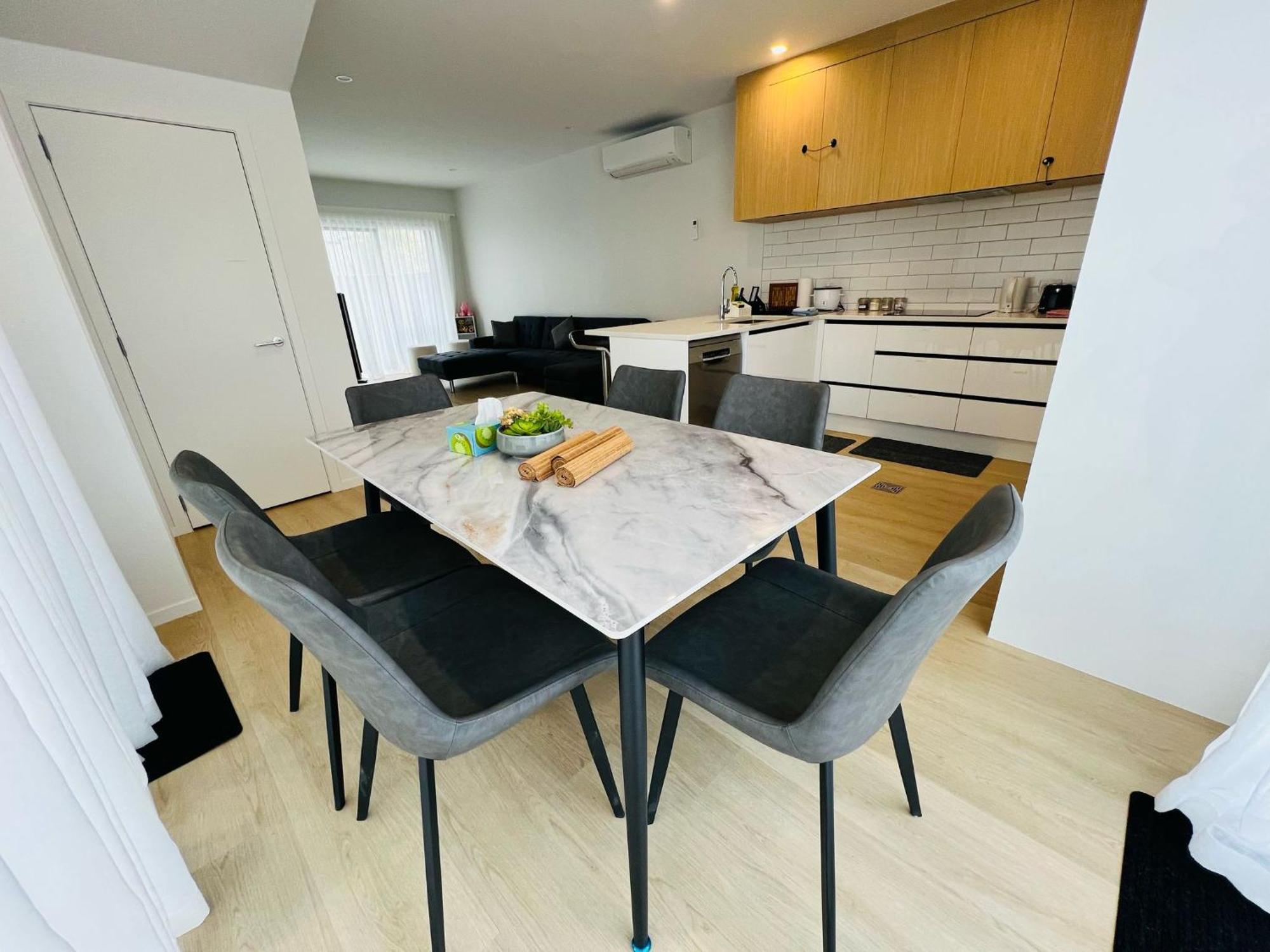 Central Modern 3-Bedroom,3- Bathroom House With Patio And Carpark- Lower Hutt City Centre Exterior foto